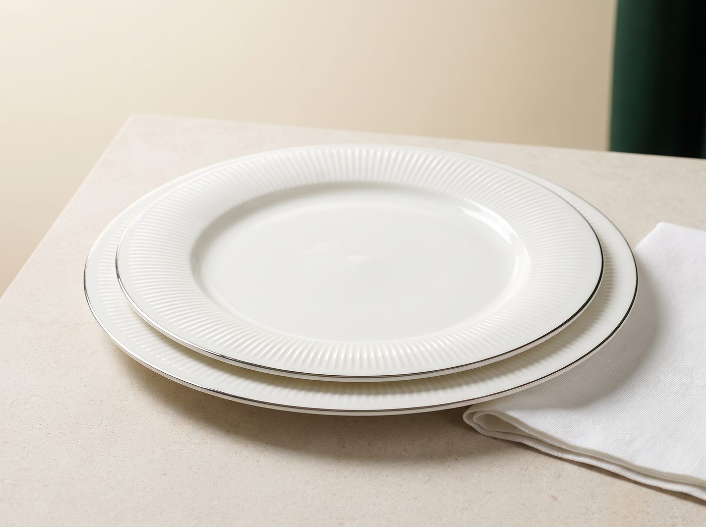 Porcelan me brinjë, nga afër